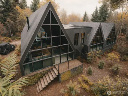 a view of an house with a yard