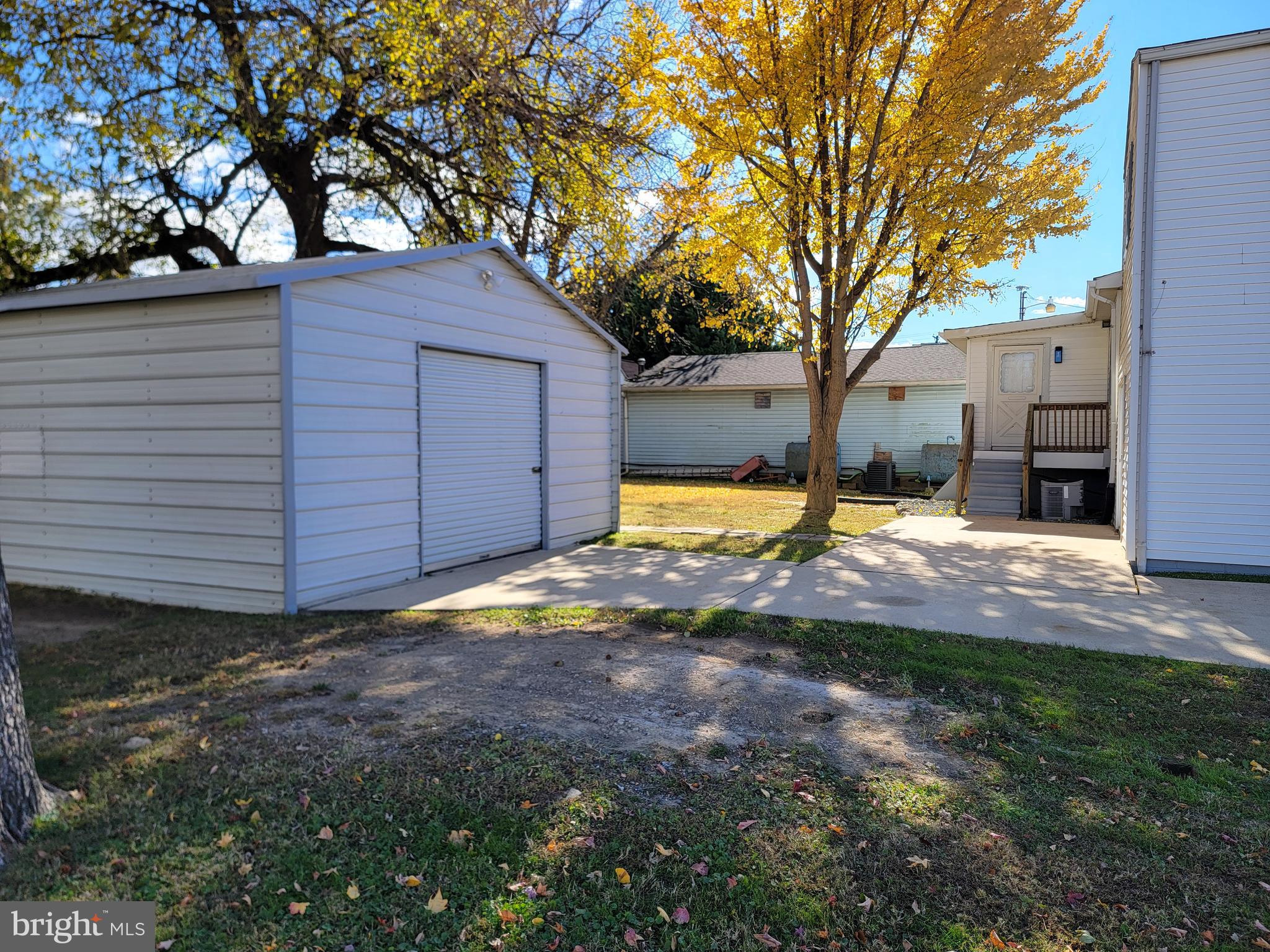 2621 North Snyder Avenue Sparrows Point, MD 21219 - Photo 52 of 65 a view of a backyard with large trees