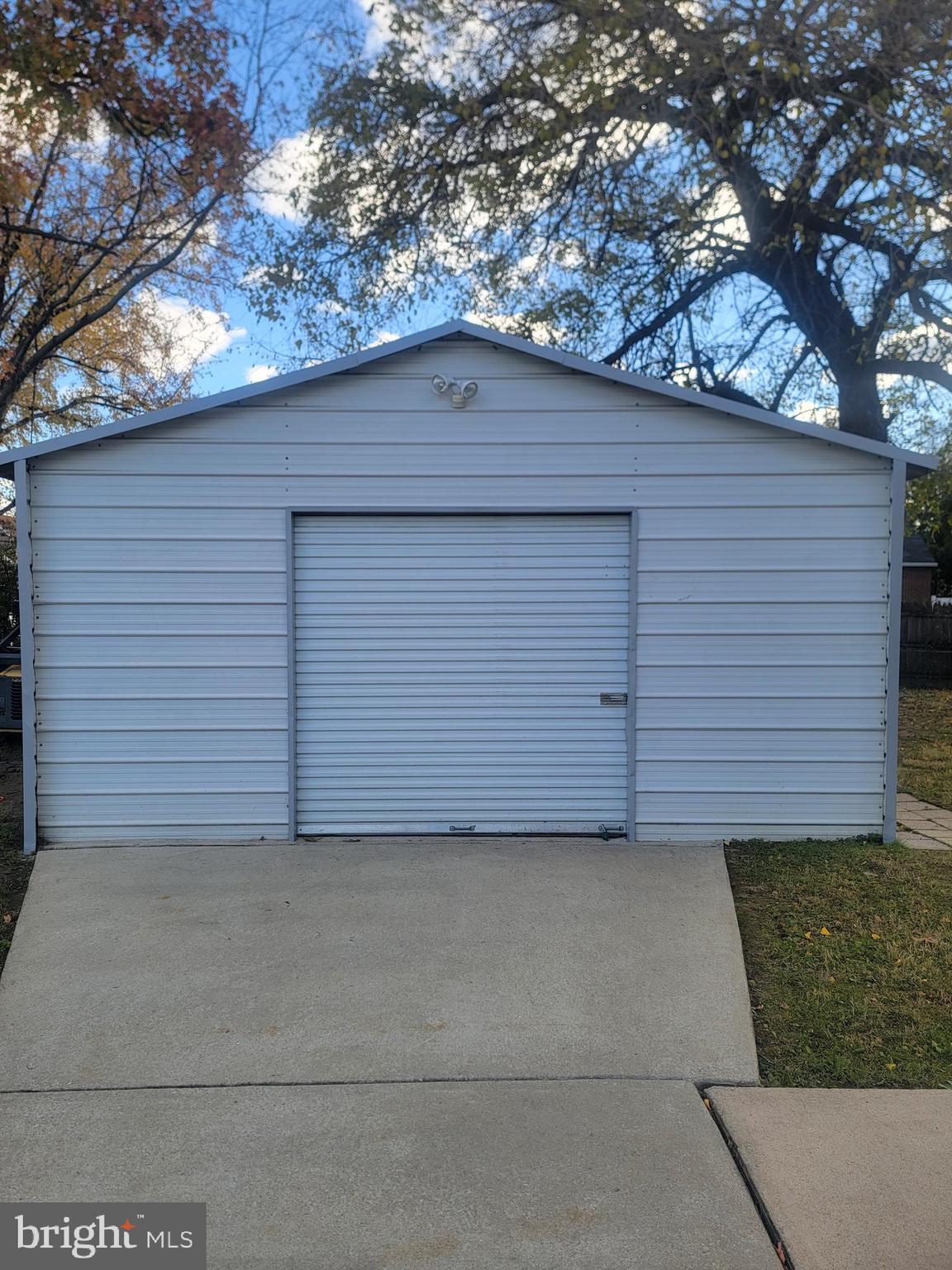 2621 North Snyder Avenue Sparrows Point, MD 21219 - Photo 64 of 65 a backyard of a house