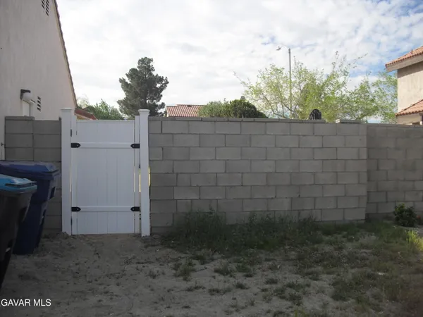 $2,500 | 5350 Blue Sage Drive, Palmdale, CA 93552