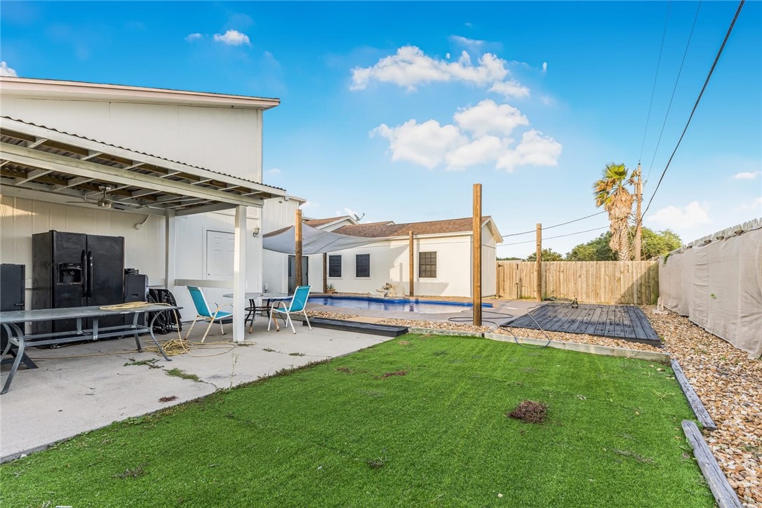 2125 Riata Drive Corpus Christi, TX 78418 - Photo 3 of 17