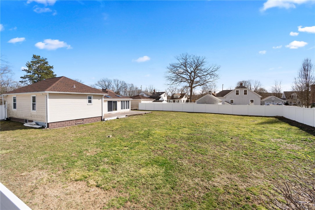 57 Crest Road North Smithfield, RI 02896 - Photo 33 of 41