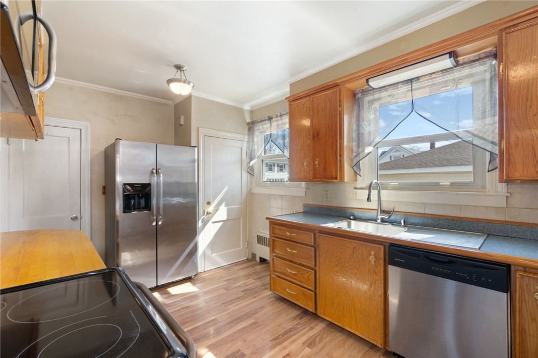 57 Crest Road North Smithfield, RI 02896 - Photo 8 of 41