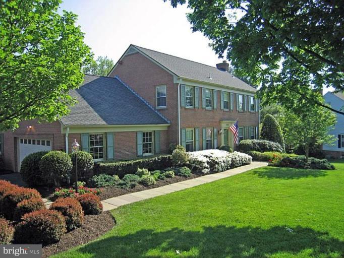 9805 Spring Ridge Lane Vienna, VA 22182 - Photo 1 of 28 Exterior (Main)