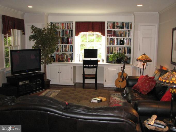 9805 Spring Ridge Lane Vienna, VA 22182 - Photo 15 of 28 Family Room