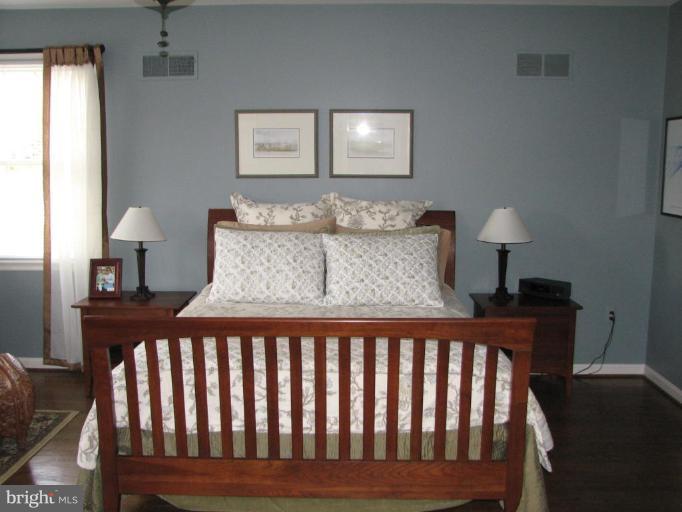 9805 Spring Ridge Lane Vienna, VA 22182 - Photo 23 of 28 Bedroom #2