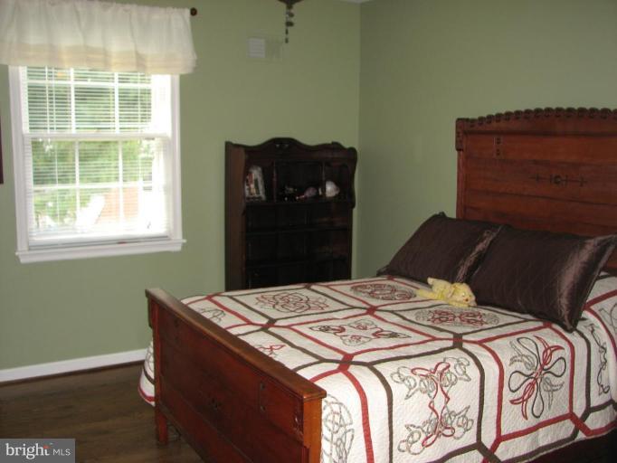 9805 Spring Ridge Lane Vienna, VA 22182 - Photo 25 of 28 Bedroom #4