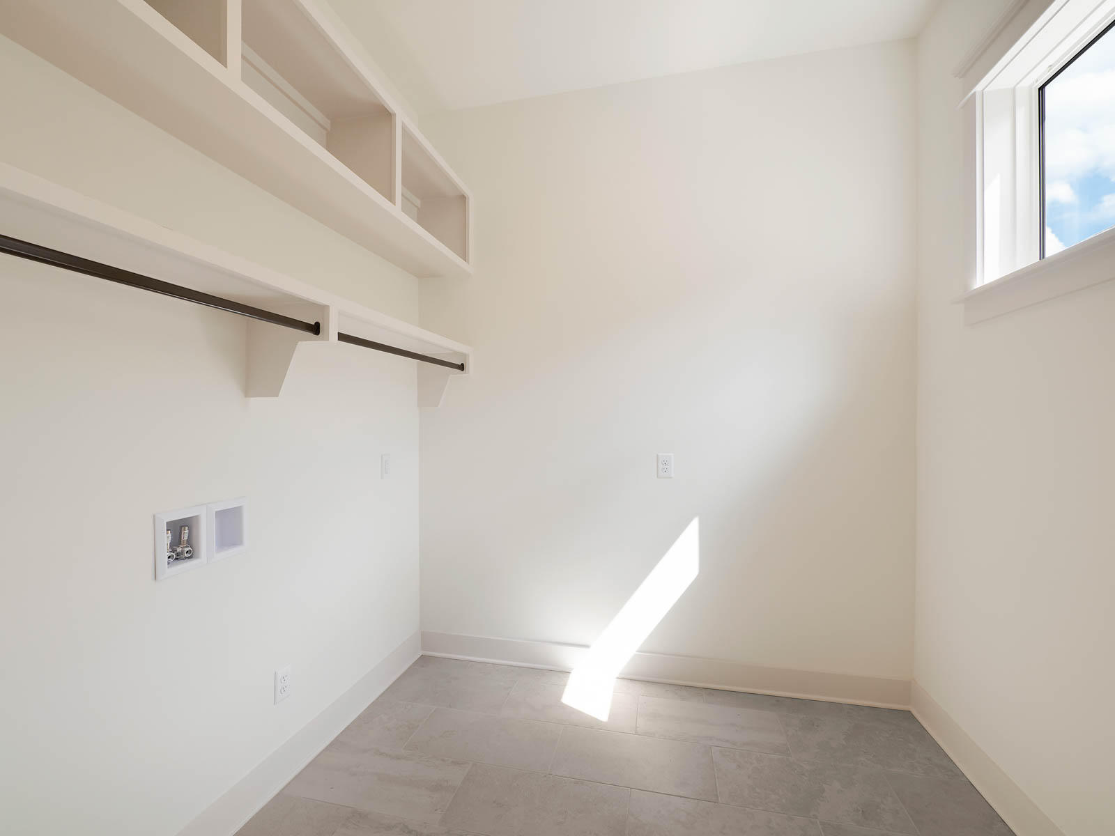 937 Elk Ridge Trail Chattanooga, TN 37419 - Photo 22 of 27 Laundry Room