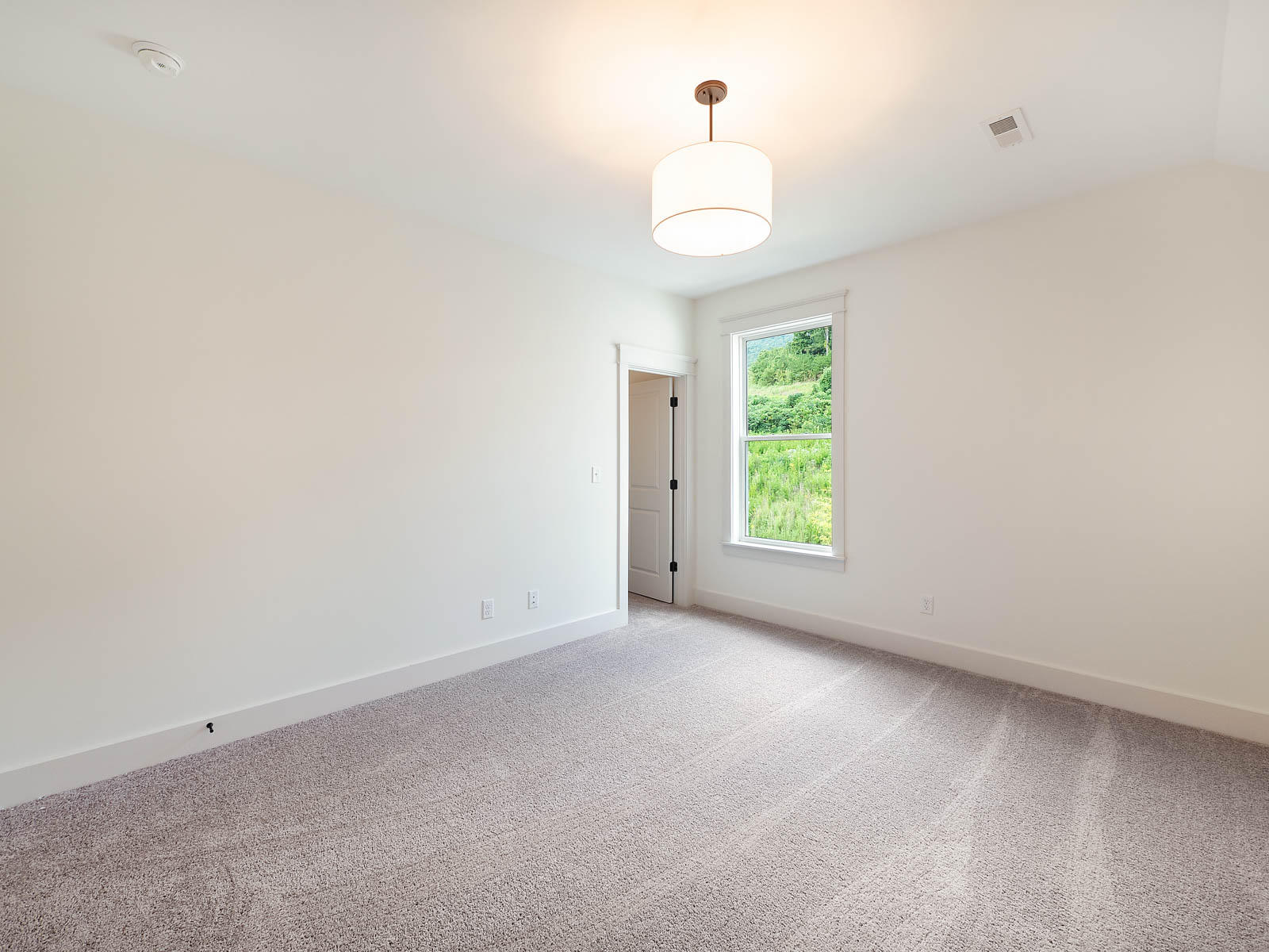 937 Elk Ridge Trail Chattanooga, TN 37419 - Photo 25 of 27 Guest Bedroom