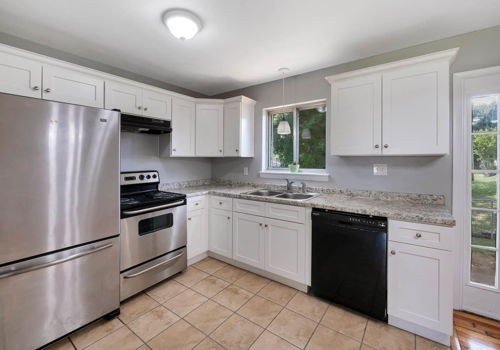 5509 Kenyon Road Chattanooga, TN 37416 - Photo 6 of 22 5509_Kenyon-13