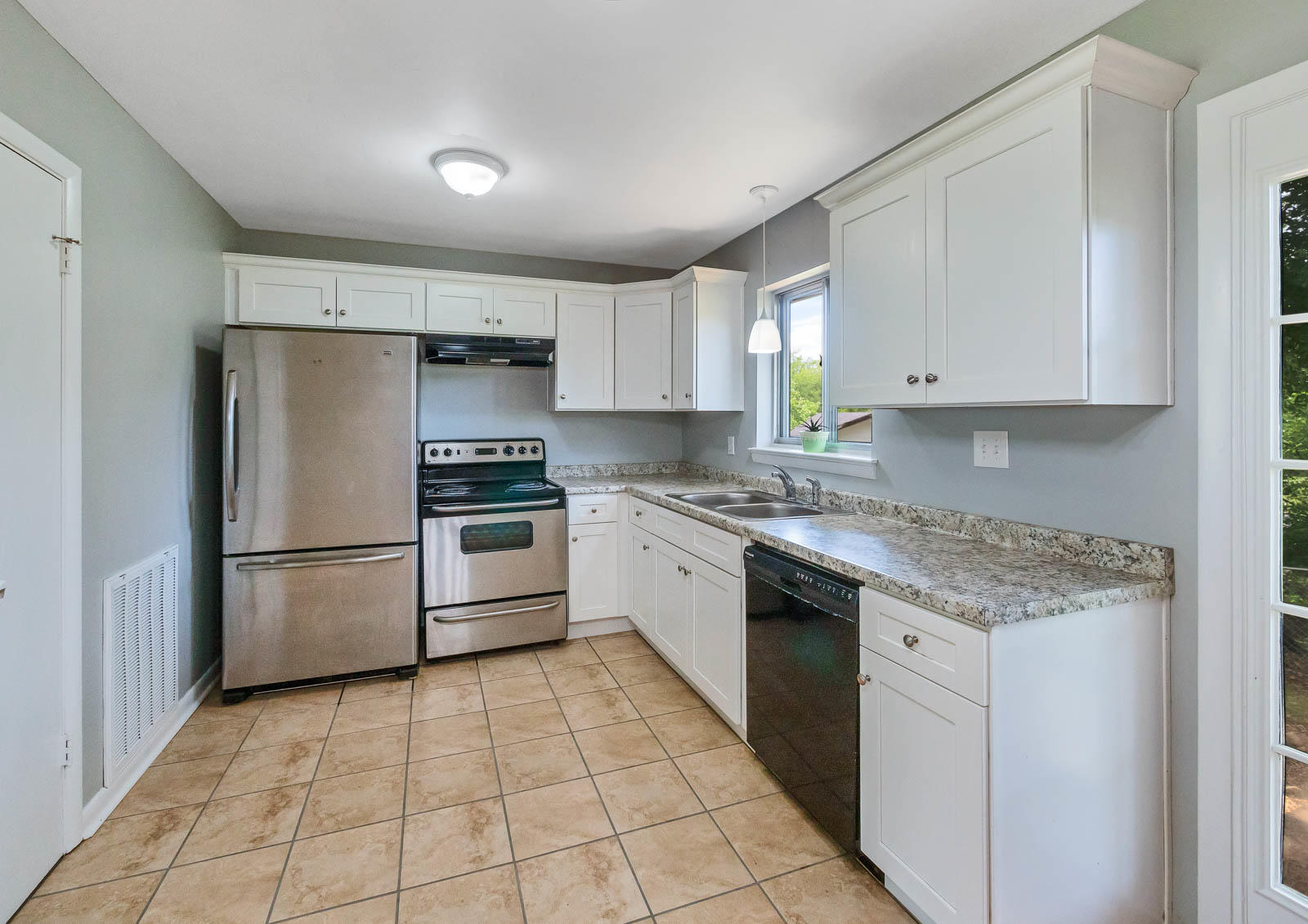 5509 Kenyon Road Chattanooga, TN 37416 - Photo 7 of 22 5509_Kenyon-12