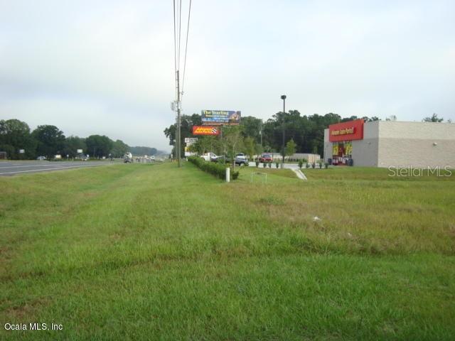 0 North Us-441 Ocala, FL 34475 - Photo 20 of 28 a backyard of a house with table and chairs
