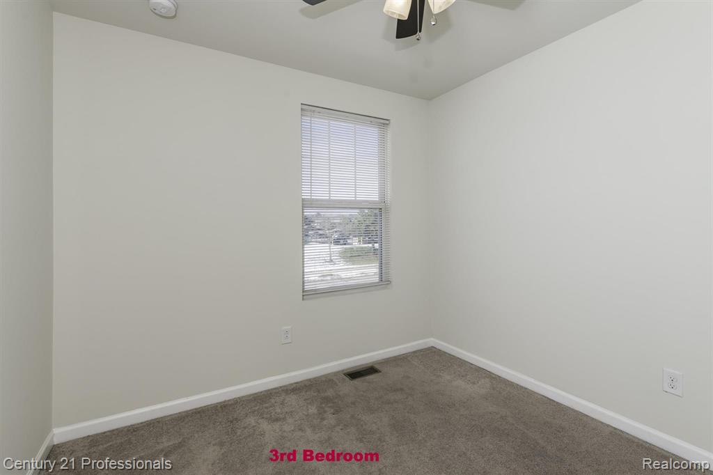 855 Barclay Circle Rochester Hills, MI 48307 - Photo 21 of 30