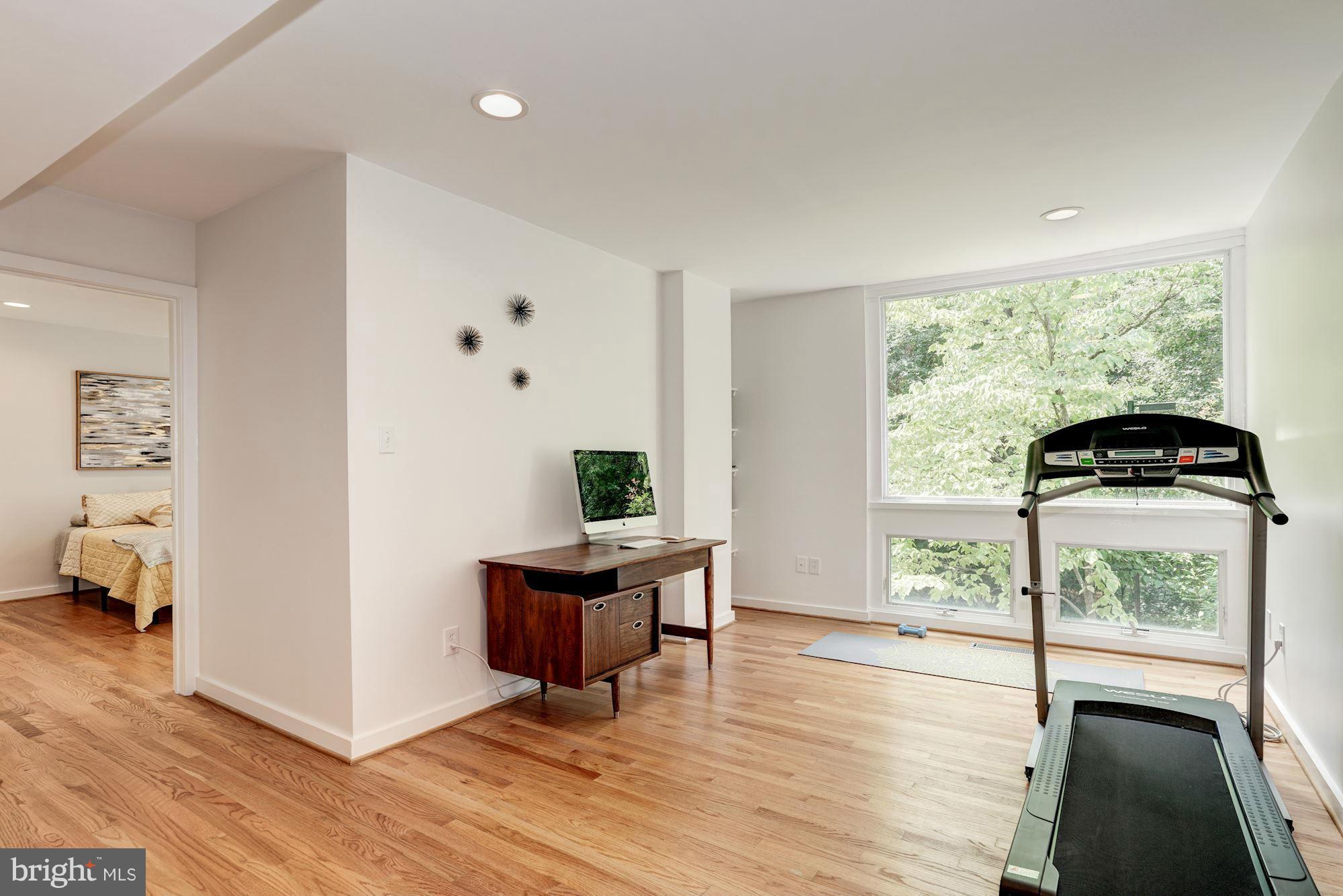 11517 Maple Ridge Road Reston, VA 20190 - Photo 14 of 30 Bedroom