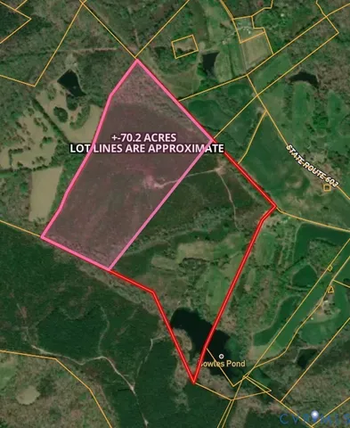 a view of a tennis court