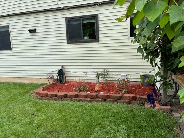 $2,600 | 3677 Beech Drive, Ypsilanti, MI 48197