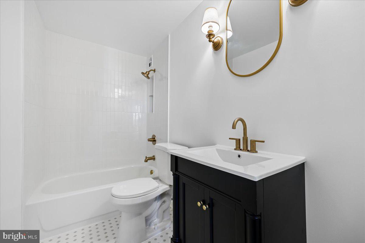 1851 Columbia Road Northwest, Unit 401 Washington, DC 20009 - Photo 20 of 32 Gallery Image 20