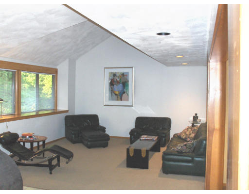 20 Kinsley Road Acton, MA 01720 - Photo 3 of 10 Gallery Image 3