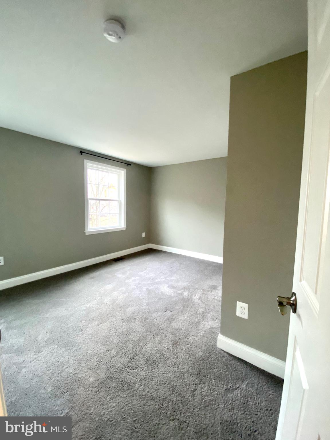 7266 Procopio Circle Columbia, MD 21046 - Photo 10 of 18 an empty room with windows