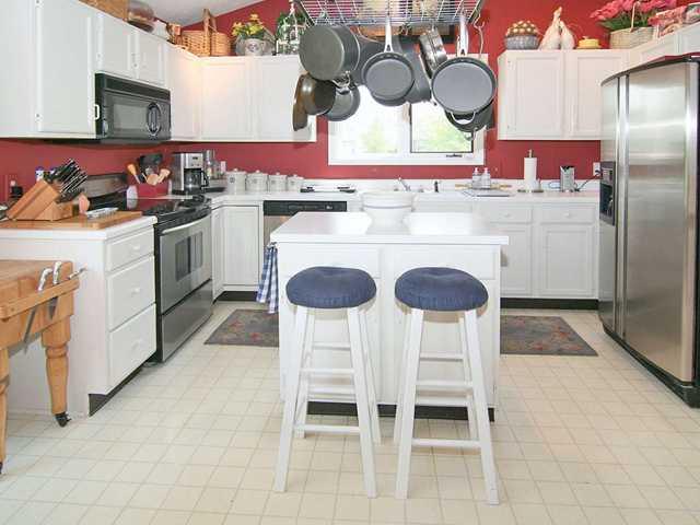 8150 Silk Circle Indianapolis, IN 46256 - Photo 6 of 12