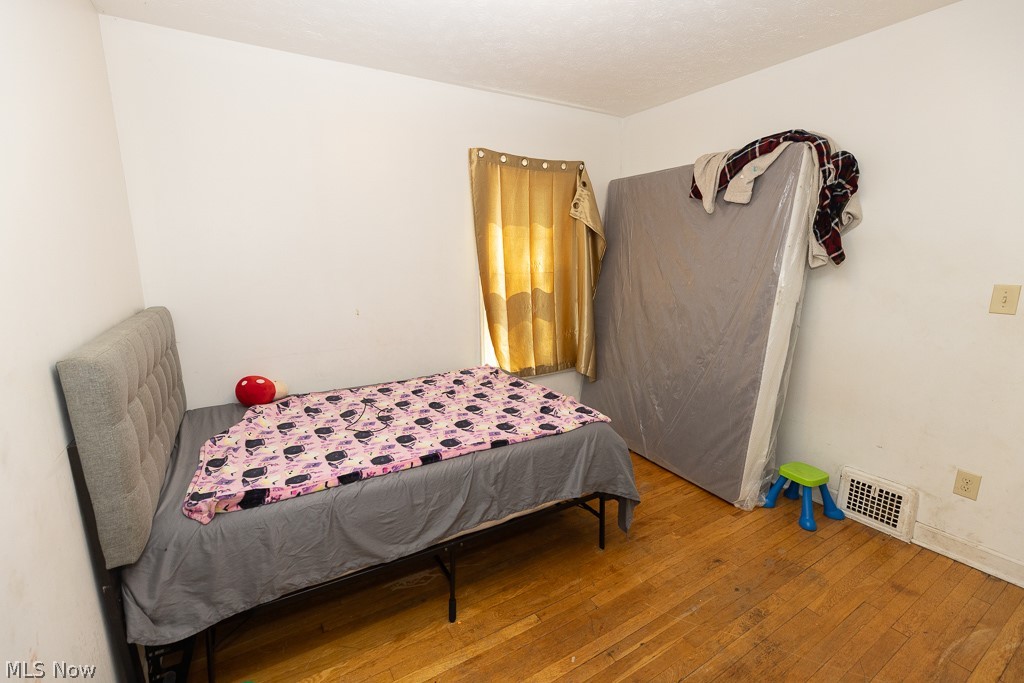 14221 Glenside Road Cleveland, OH 44110 - Photo 18 of 50