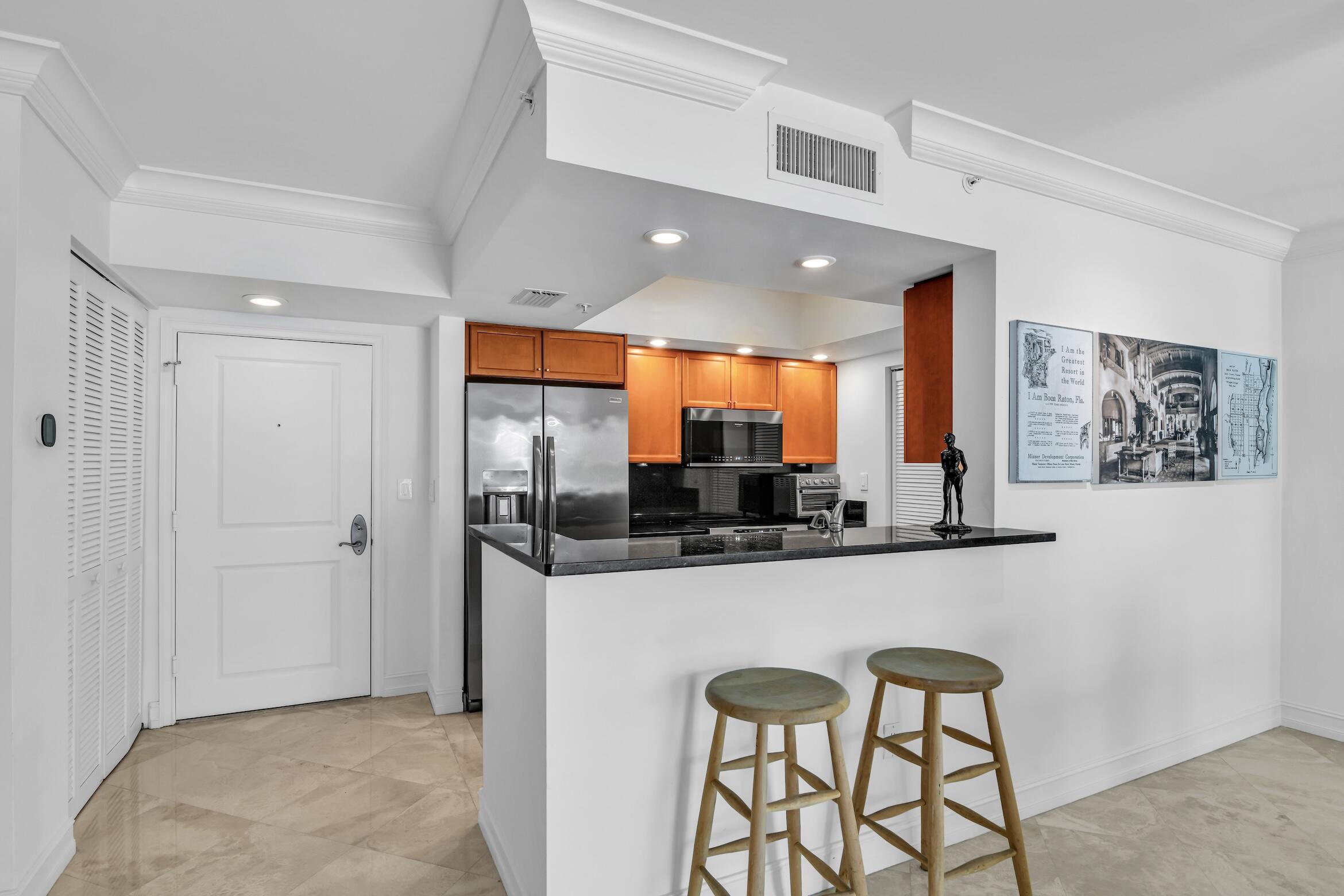 99 Southeast Mizner Boulevard, Unit 612 Boca Raton, FL 33432 - Photo 11 of 49 Palmetto Place 99 SE Mizner Blvd, 612, B