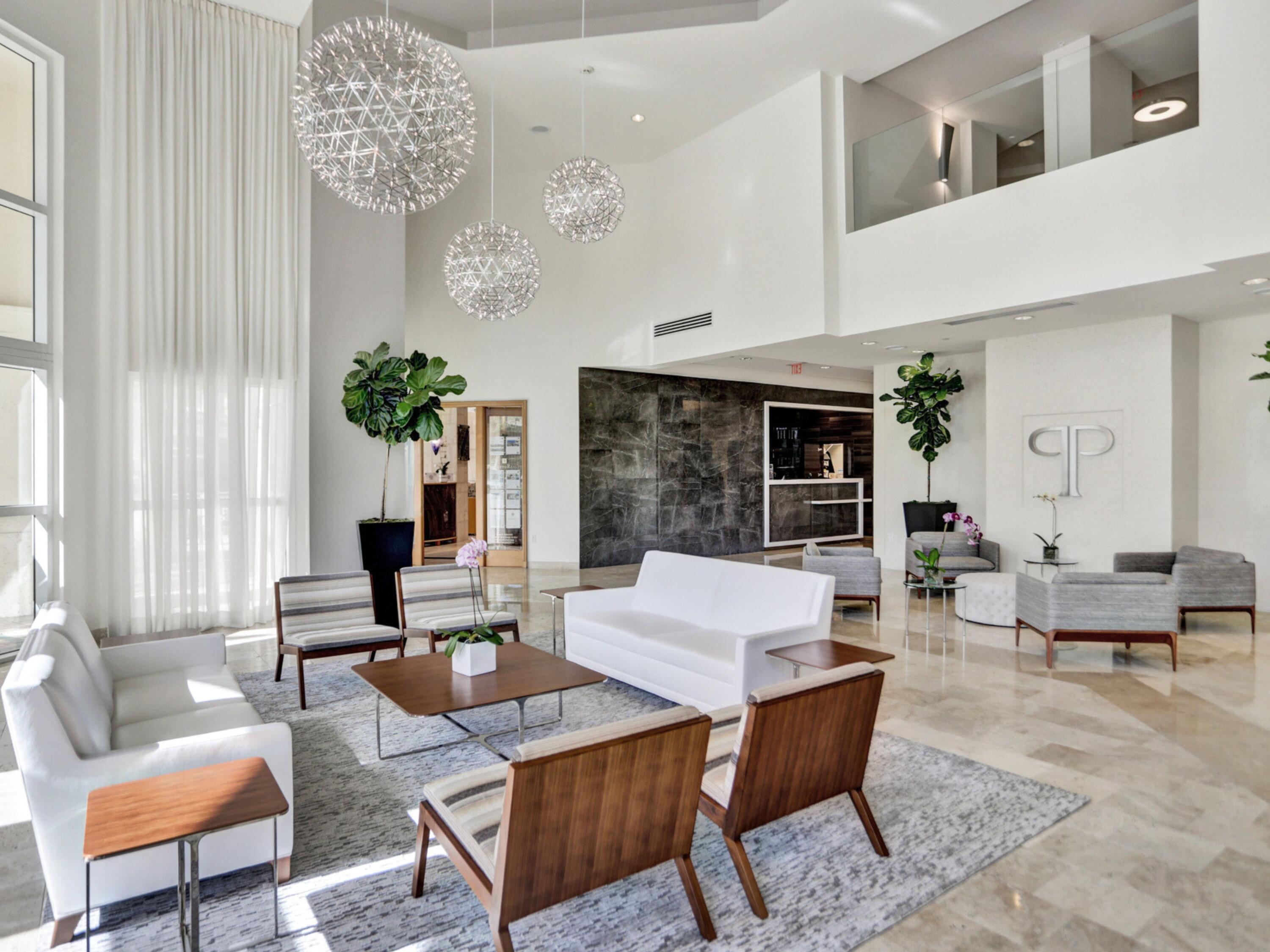 99 Southeast Mizner Boulevard, Unit 612 Boca Raton, FL 33432 - Photo 29 of 49 Grand Lobby