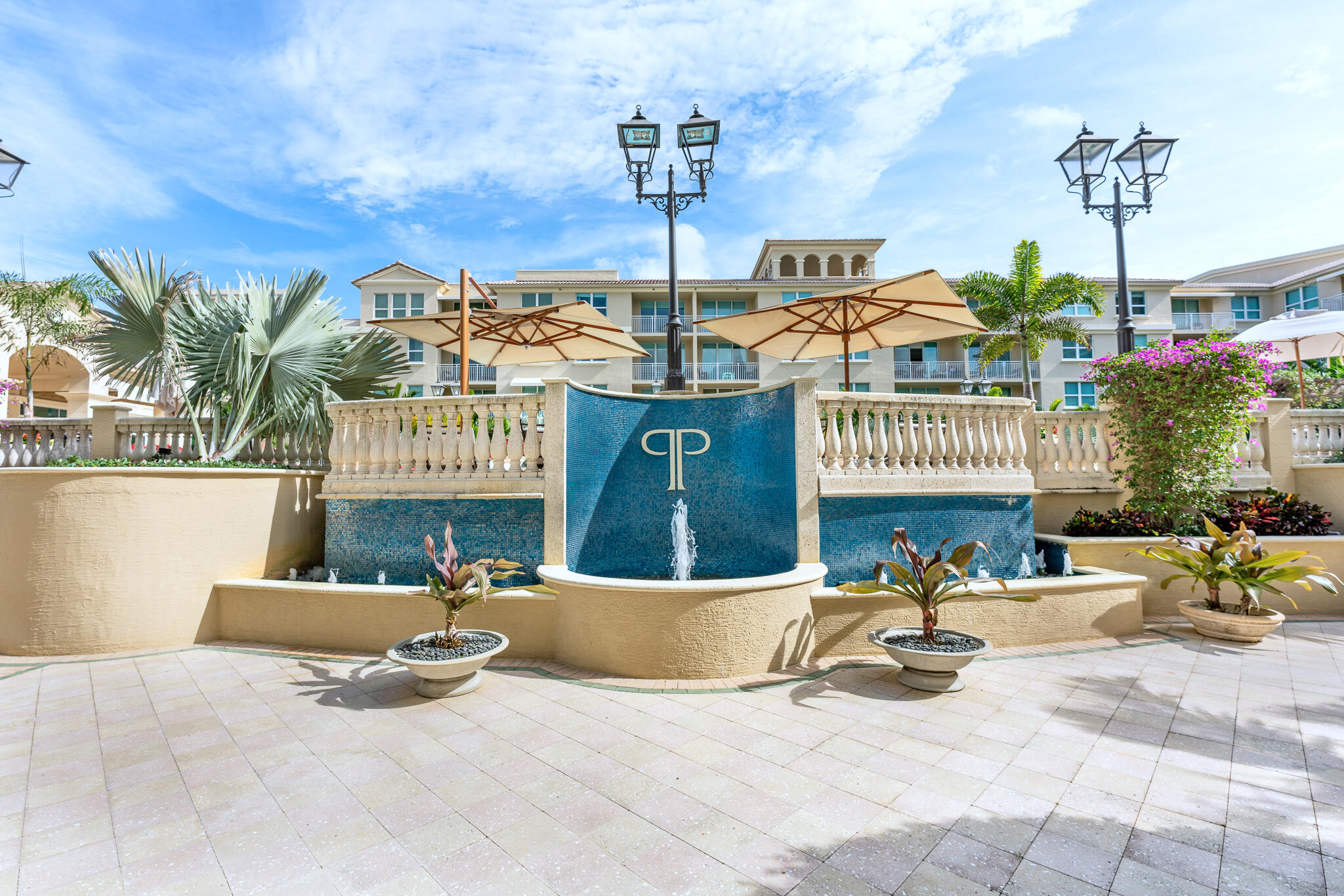 99 Southeast Mizner Boulevard, Unit 612 Boca Raton, FL 33432 - Photo 33 of 49 POOL DECK