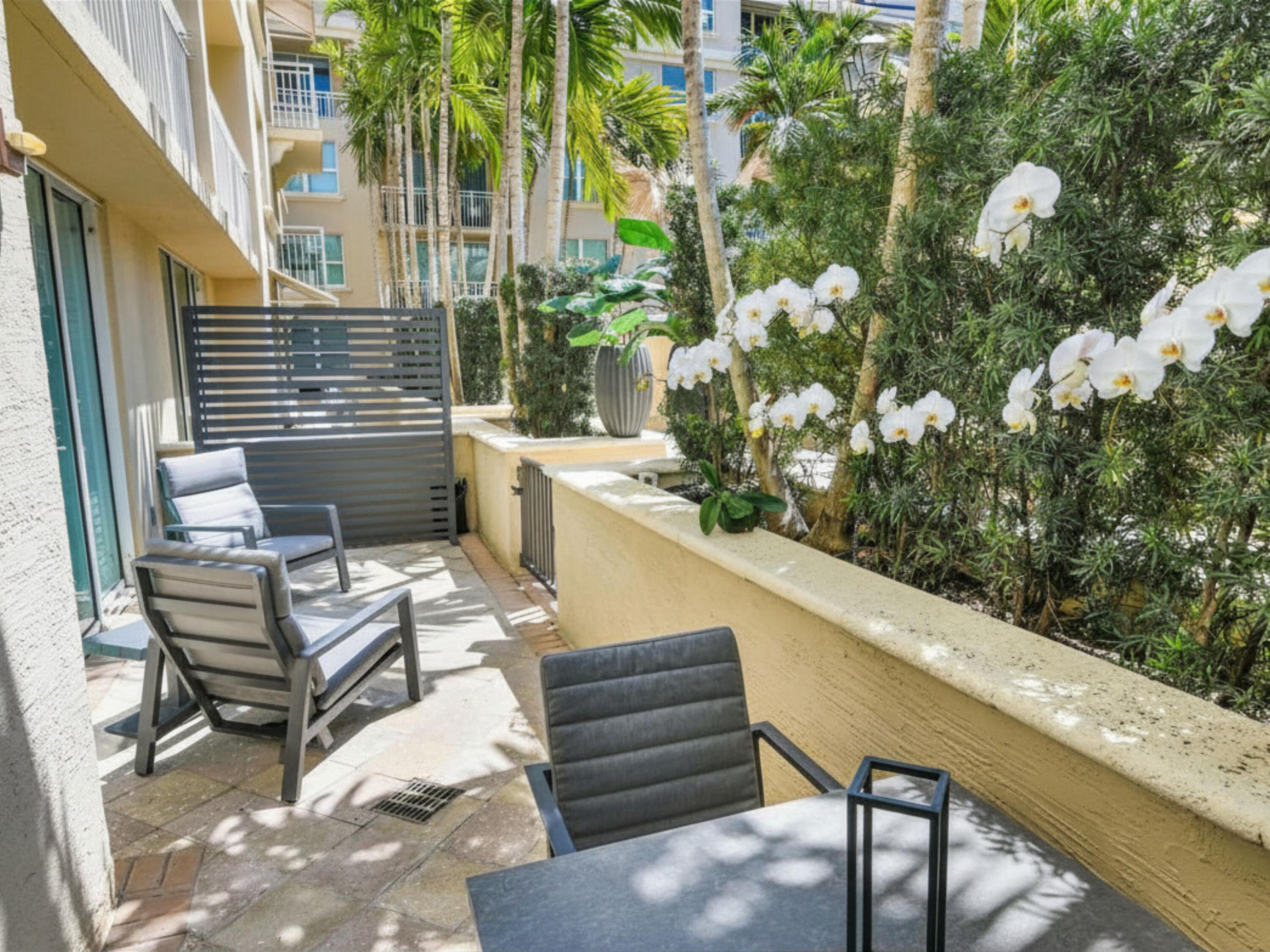 99 Southeast Mizner Boulevard, Unit 612 Boca Raton, FL 33432 - Photo 4 of 49 Oversized Patio