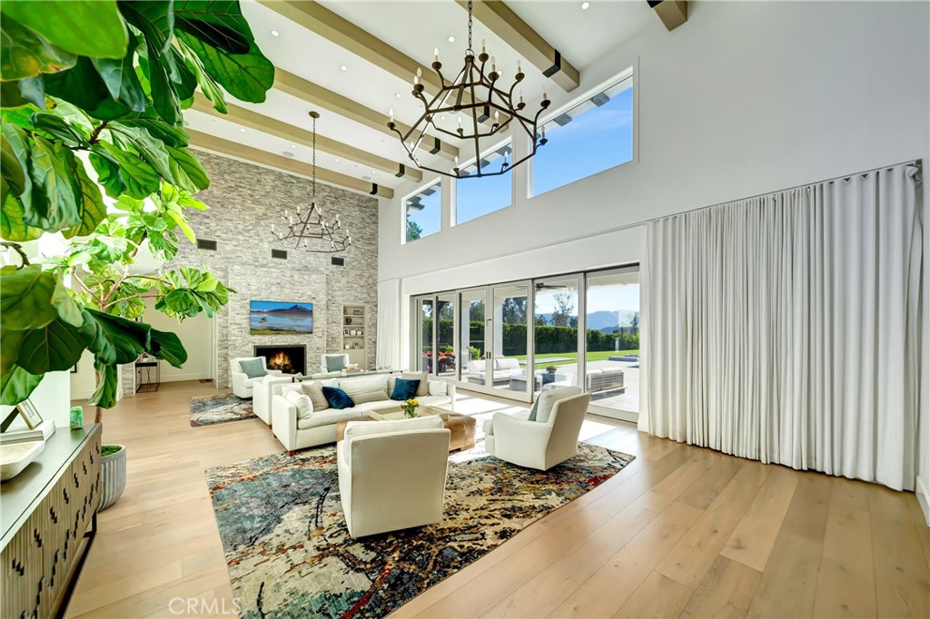 2037 Delphine Lane Calabasas, CA 91302 - Photo 15 of 75