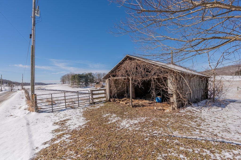 1108 Dutton Hollow Road Rural Retreat, VA 24368 - Photo 35 of 87 Gallery Image 35