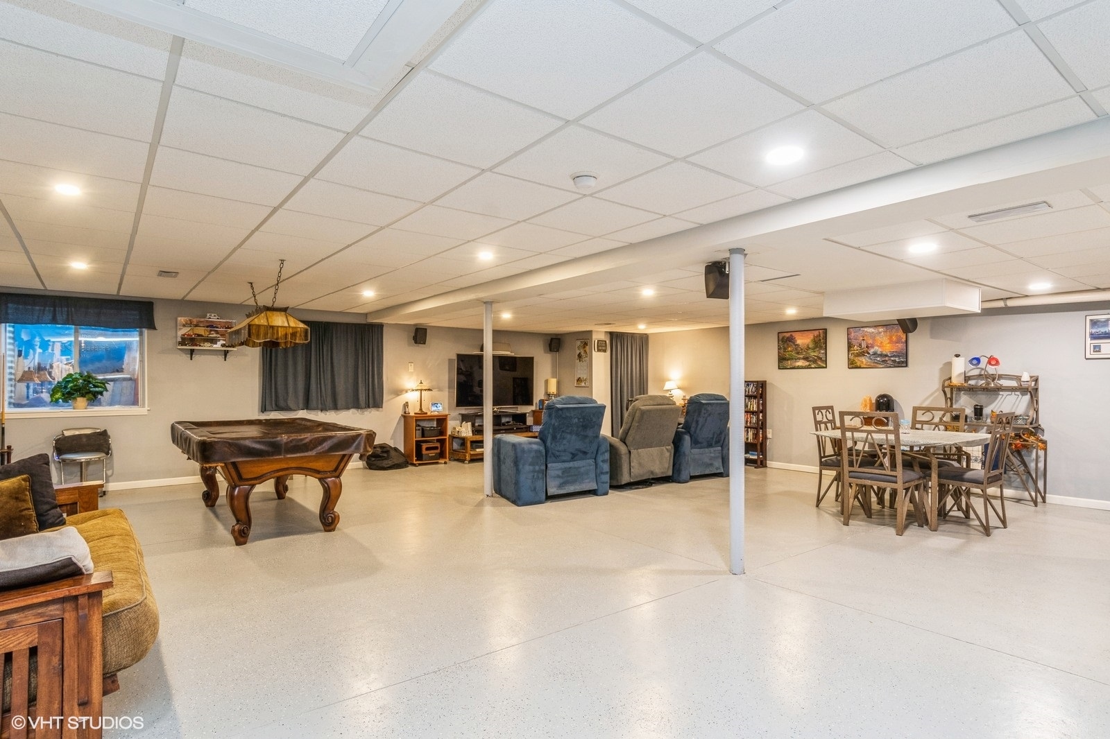 11976 Winterberry Lane Plainfield, IL 60585 - Photo 18 of 22 a living room with furniture and a table