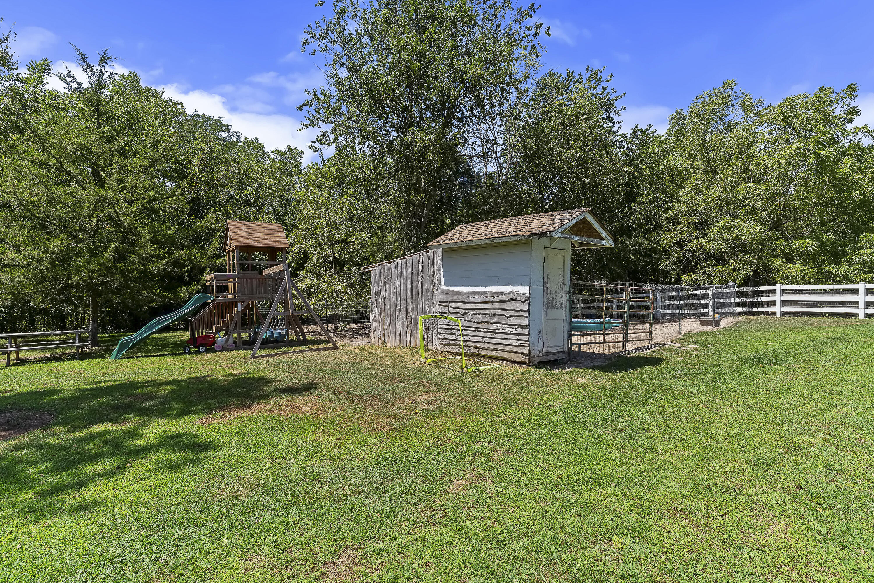 119 Jensen Road Conway, MO 65632 - Photo 34 of 42 Chicken Coop