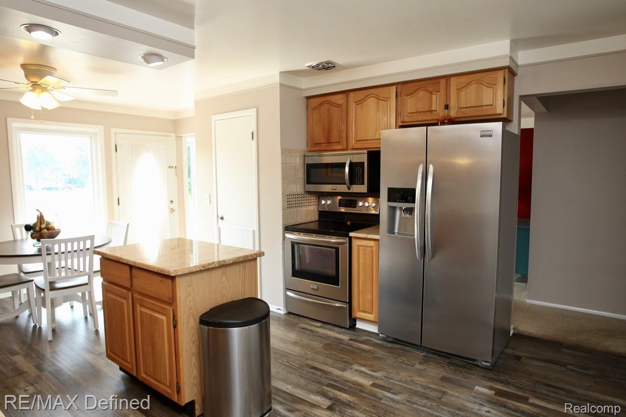 50737 Parsons Drive Utica, MI 48317 - Photo 8 of 26 AJ5E3887.jpg