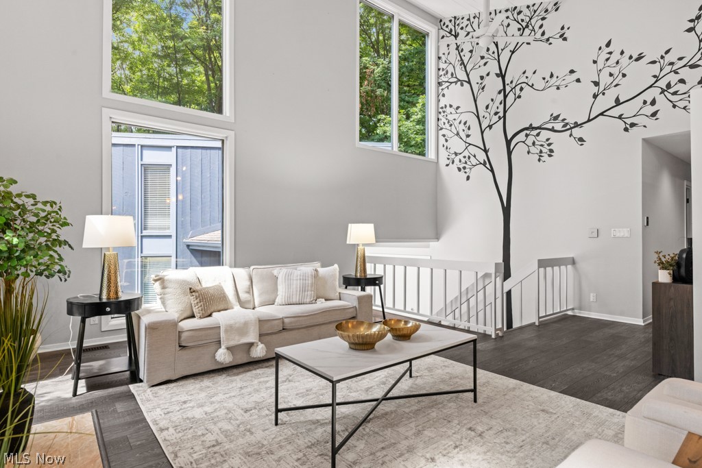 1049 North Medina Line Road Akron, OH 44333 - Photo 9 of 50 Gallery Image 9