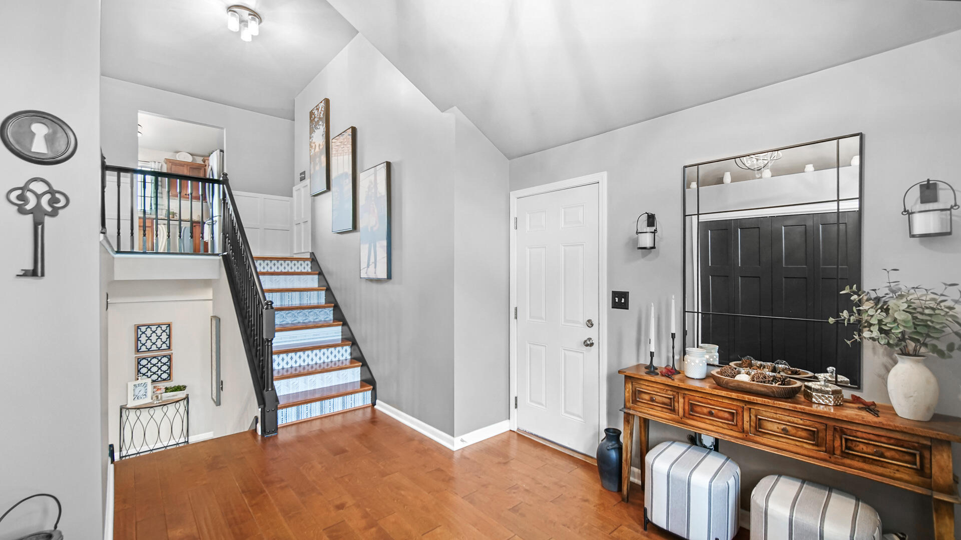 7313 West 91st Place Crown Point, IN 46307 - Photo 4 of 28 a living room with furniture and wooden floor