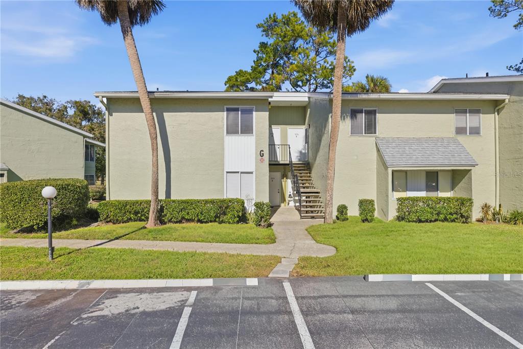 574 Fairways Circle, Unit B Ocala, FL 34472 - Photo 3 of 33