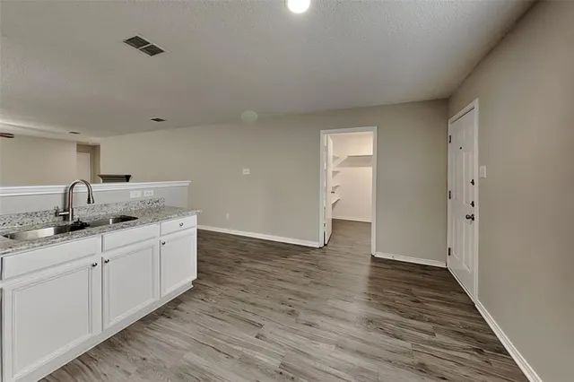 $1,800 | 4725 Waterford Drive, Fort Worth, TX 76179