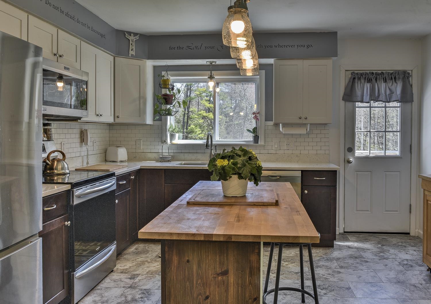 33 Buttercup Lane Antrim, NH 03440 - Photo 5 of 39