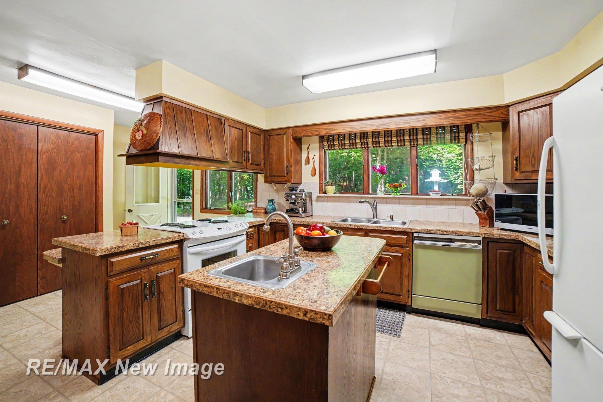 4093 Pruess Road Freeland, MI 48623 - Photo 13 of 53