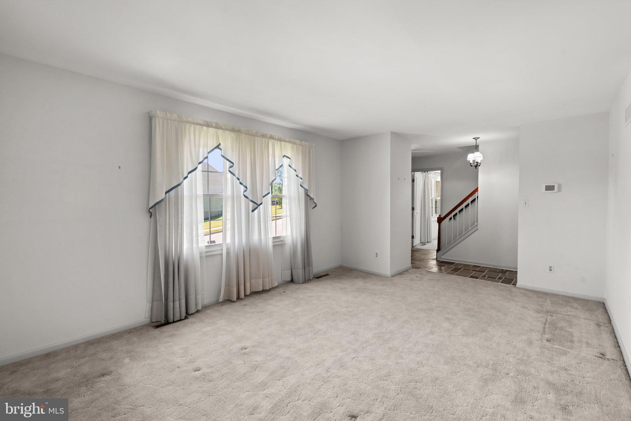 10825 Sandringham Road Cockeysville, MD 21030 - Photo 6 of 55 Living Room