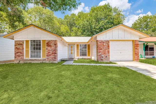 $1,300 | 827 Spring Park Street, San Antonio, TX 78227
