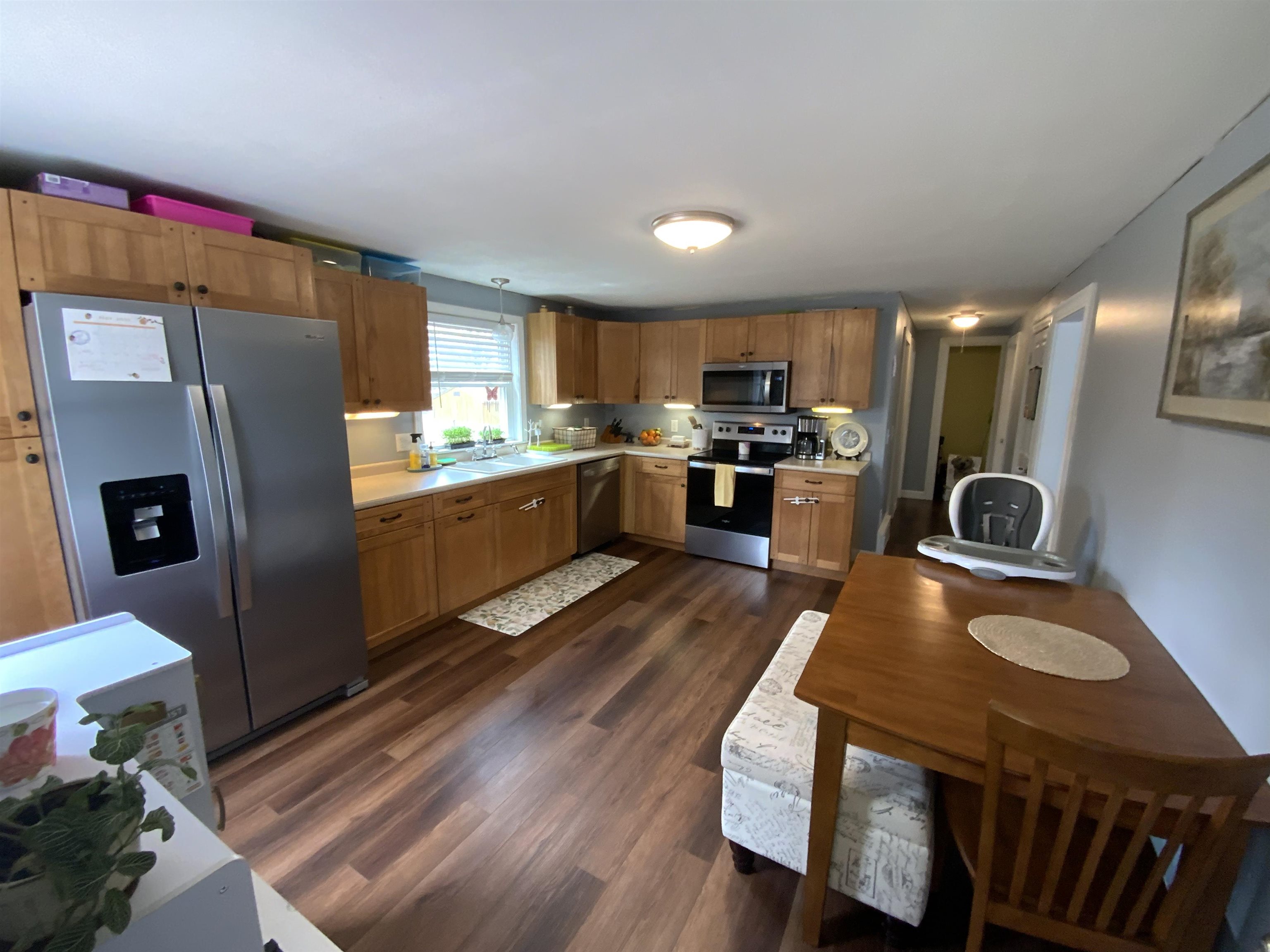 61 Chamberlain Street Rochester, NH 03867 - Photo 3 of 36
