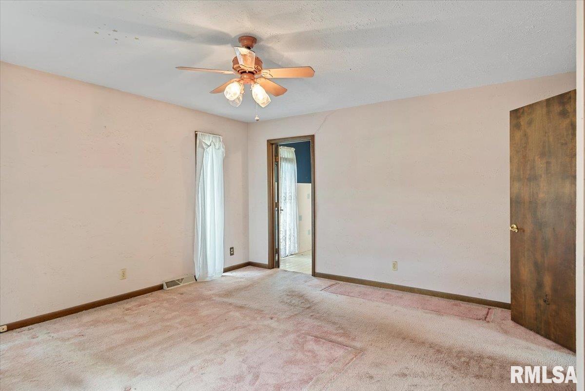 5016 Kinsinger Road Pleasant Plains, IL 62677 - Photo 17 of 40 Gallery Image 17