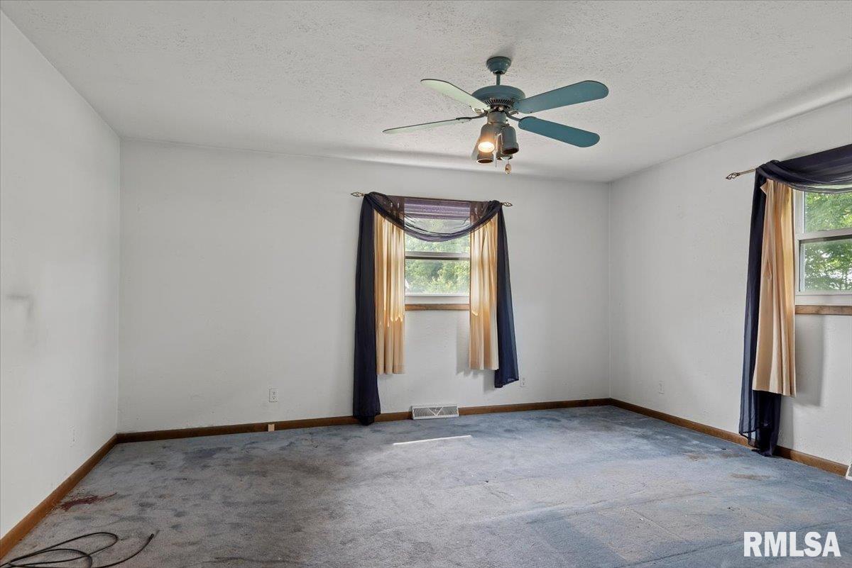 5016 Kinsinger Road Pleasant Plains, IL 62677 - Photo 20 of 40 Gallery Image 20
