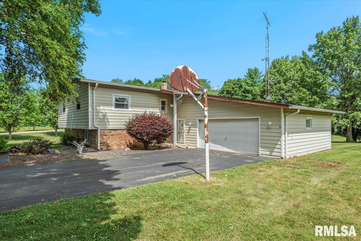 5016 Kinsinger Road Pleasant Plains, IL 62677 - Photo 2 of 40 Gallery Image 2