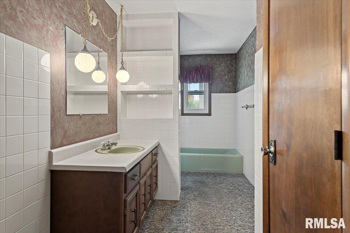 5016 Kinsinger Road Pleasant Plains, IL 62677 - Photo 22 of 40 Gallery Image 22