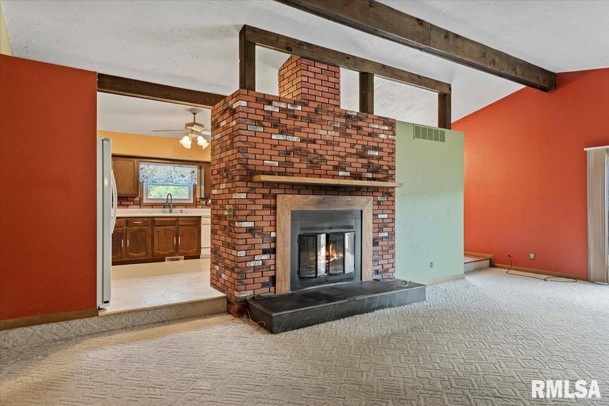 5016 Kinsinger Road Pleasant Plains, IL 62677 - Photo 5 of 40 Gallery Image 5