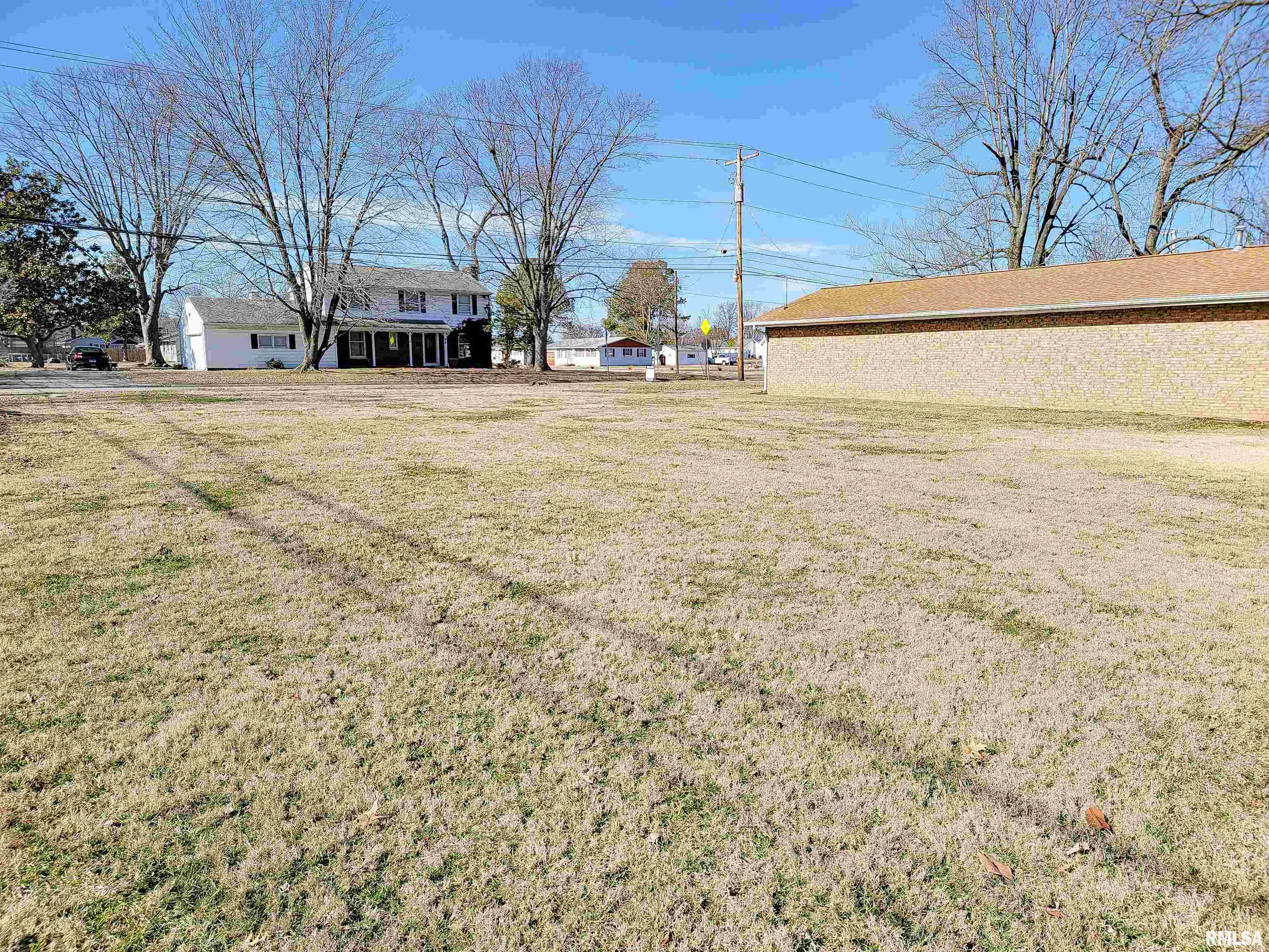 730 North Olive Road Flora, IL 62839 - Photo 5 of 13 Gallery Image 5