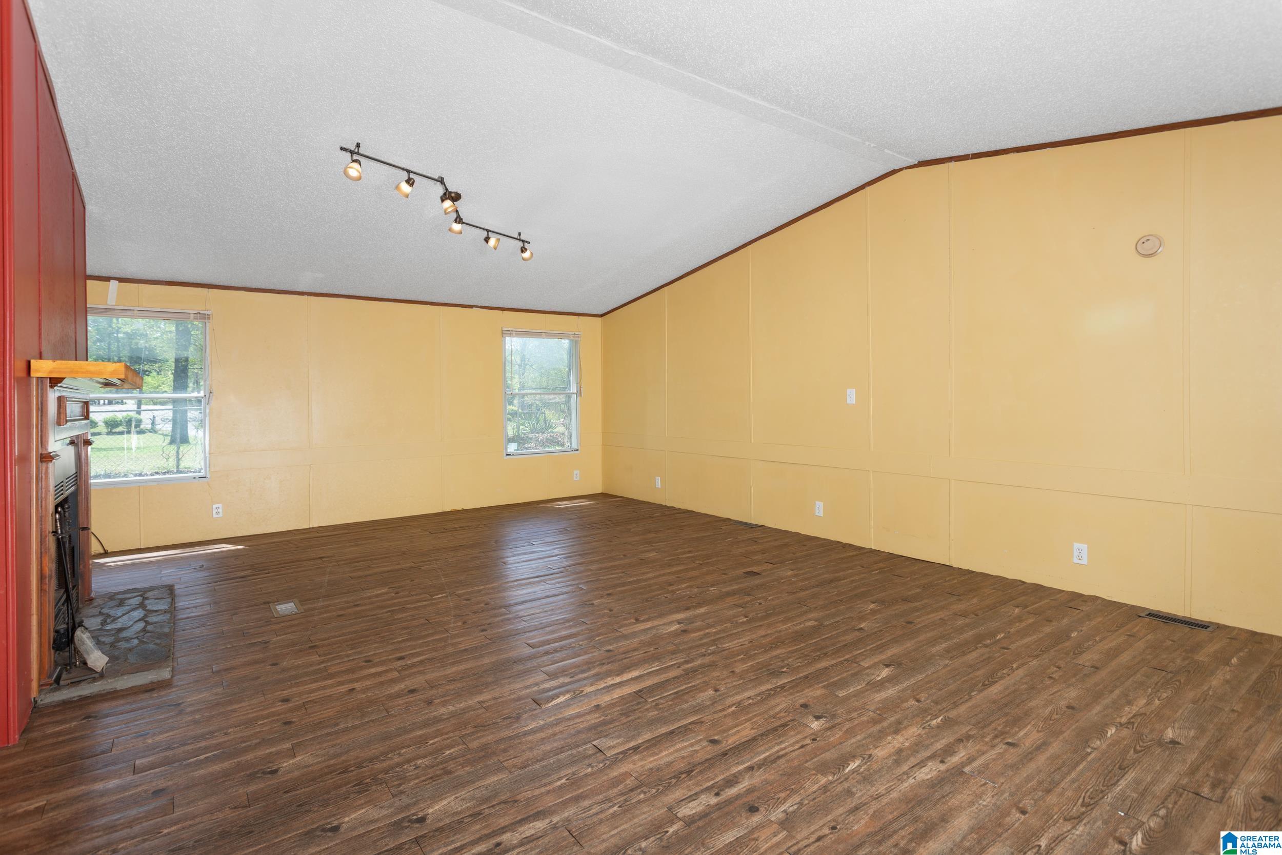 139 Colvard Drive Ohatchee, AL 36271 - Photo 6 of 34